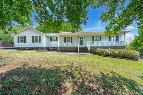 Photo of 829 White Oak Hill Drive, Seneca, SC 29678 (MLS # 20297162)