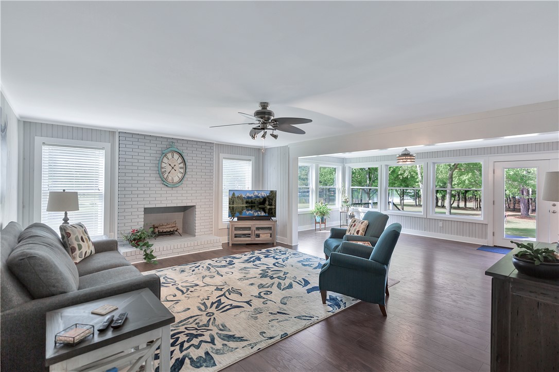 318 Cristy Lane, Fair Play, South Carolina image 3