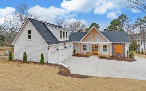 Photo of 672 Tugaloo Heights Circle, Lavonia, GA 30553 (MLS # 20299628)