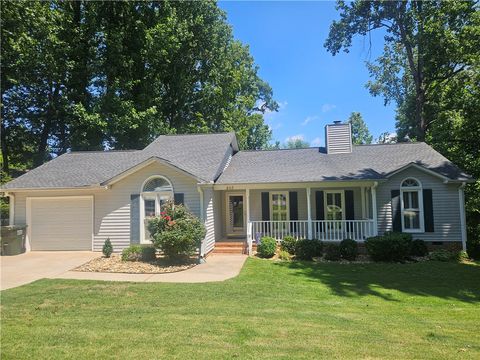 Photo of 803 Dillard Road, Greer, SC 29650 (MLS # 20303009)