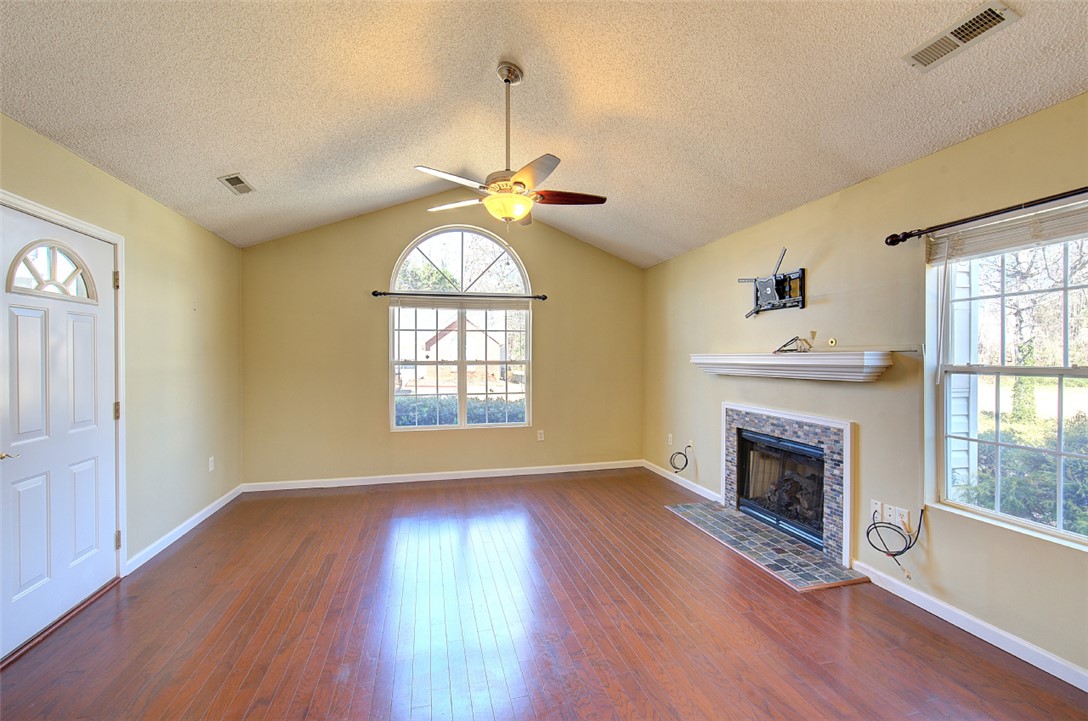 316 Woodruff Park Lane, Simpsonville, South Carolina image 3