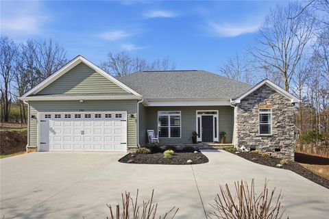 Photo of 508 Ivy Spring Court, Seneca, SC 29678 (MLS # 20298116)