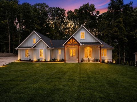 Photo of 119 Beacon Ridge Circle, Salem, SC 29676 (MLS # 20301053)