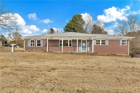 Photo of 2156 Gentry Memorial Highway, Pickens, SC 29671 (MLS # 20295595)
