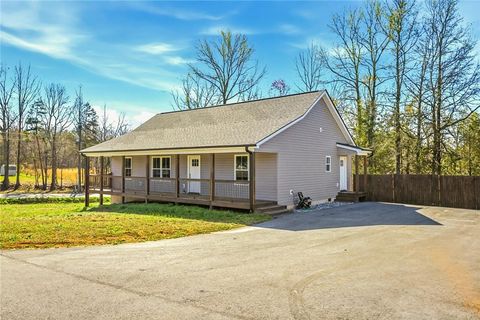 Photo of 745 Dave Nix Road, Seneca, SC 29678 (MLS # 20298439)