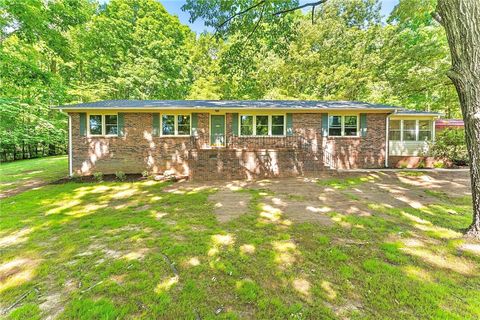Photo of 200 Pisgah Drive, Anderson, SC 29624 (MLS # 20301009)
