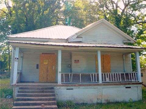 Photo of 1000 S Fant Street, Anderson, SC 29624 (MLS # 20301993)
