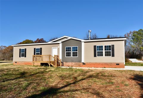 Mobile Home For Sale - 106 Garrett Maxwell Road<br/> Anderson, SC 29626