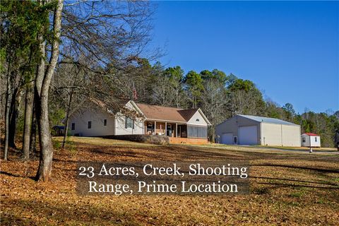 Photo of 333 Match Play Lane, Westminster, SC 29693 (MLS # 20296491)