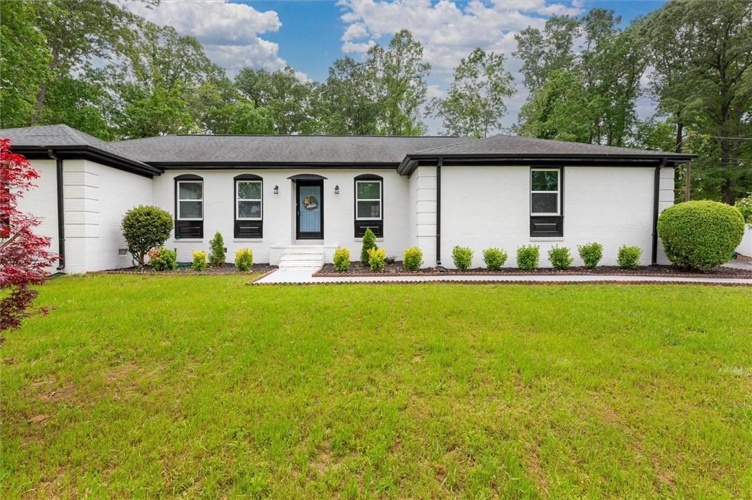 204 Sourwood Drive, Seneca, South Carolina image 2