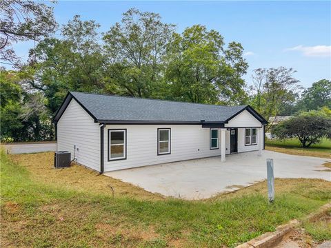 Photo of 1606 S Murray Ave Extension, Anderson, SC 29624 (MLS # 20293293) Photo of 1606 S Murray Ave Extension, Anderson, SC 29624 (MLS # 20293293)