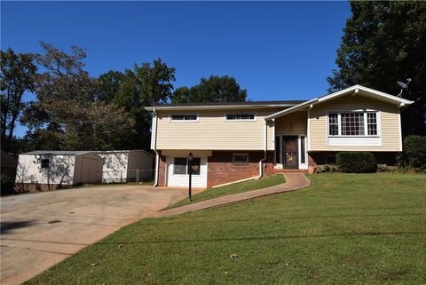 Photo of 110 Meadow Drive, Seneca, SC 29678 (MLS # 20292680) Photo of 110 Meadow Drive, Seneca, SC 29678 (MLS # 20292680)
