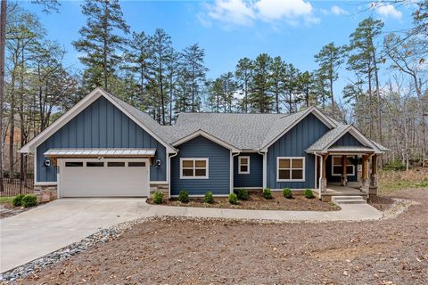 Photo of 1408 Cool Ridge Drive, Seneca, SC 29672 (MLS # 20299175)