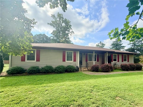 Photo of 107 Stonebrook Drive, Seneca, SC 29672 (MLS # 20305529)