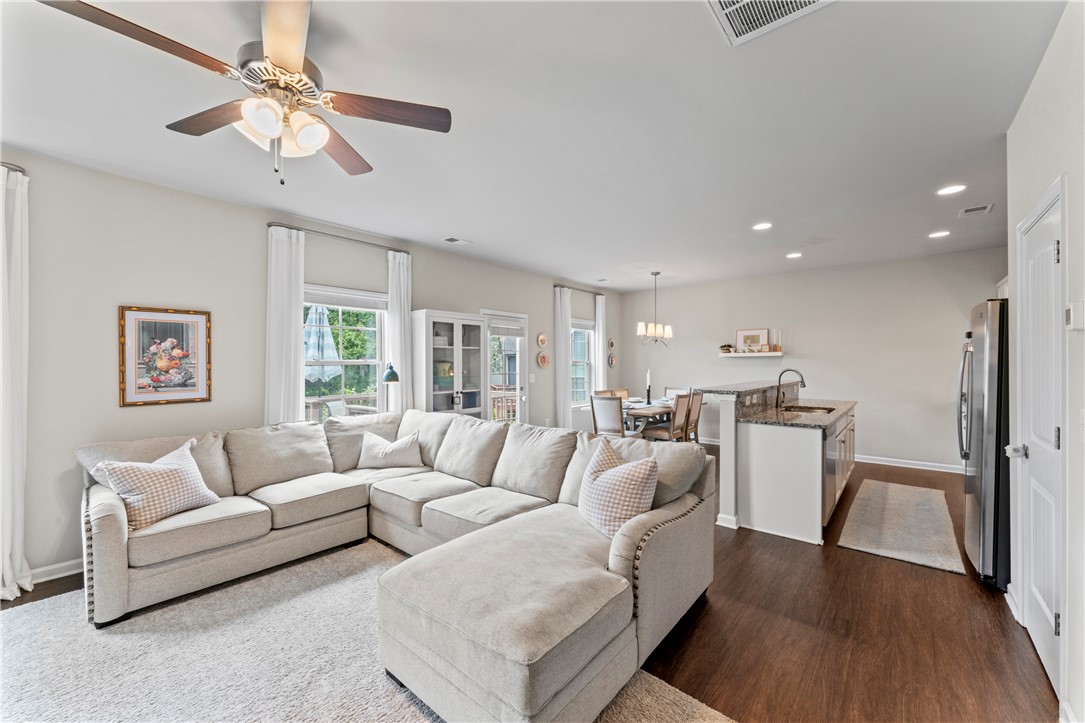 Anderson, South Carolina 29625, United States, 3 Bedrooms Bedrooms, ,3 BathroomsBathrooms,Residential,Active,188356