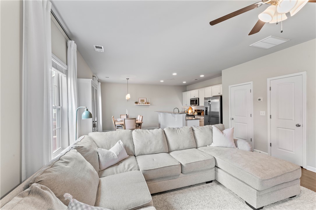 Anderson, South Carolina 29625, United States, 3 Bedrooms Bedrooms, ,3 BathroomsBathrooms,Residential,Active,188356