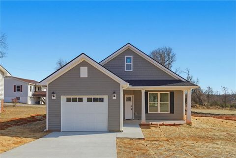 Photo of 609 S Cherry Street, Seneca, SC 29678 (MLS # 20300027)