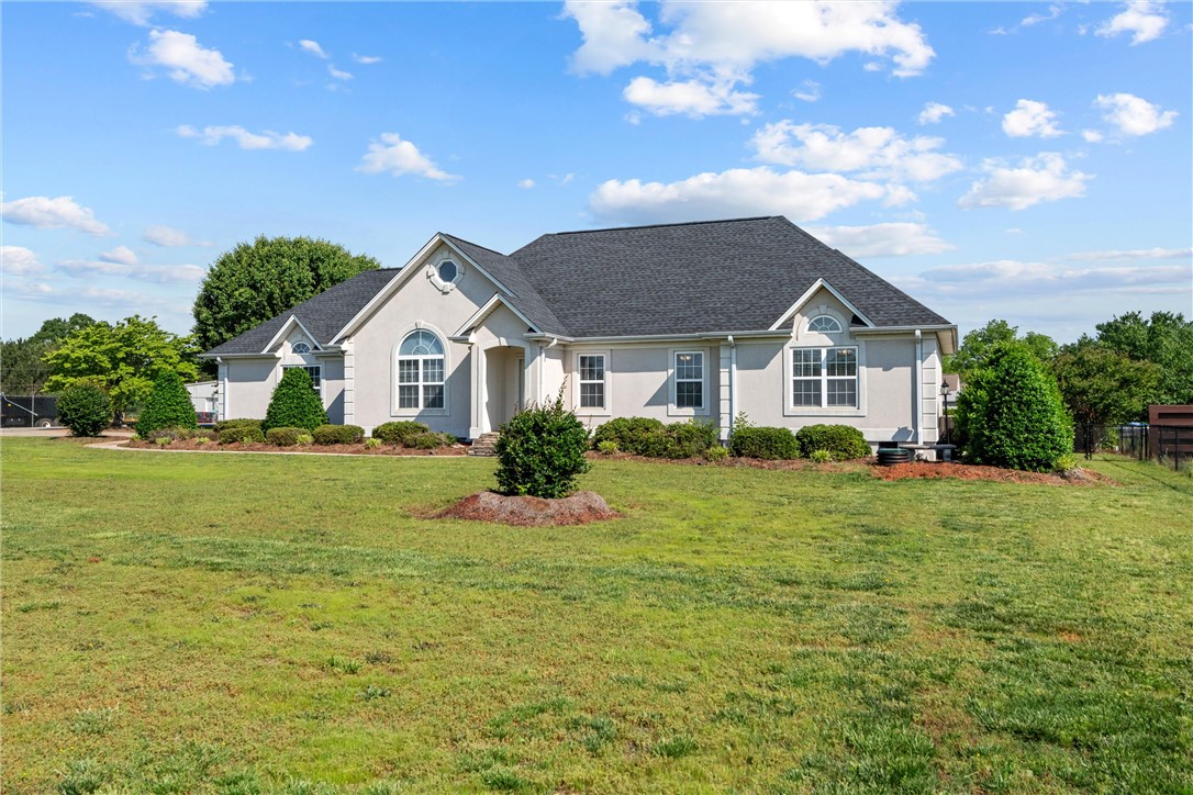 Williamston, South Carolina 29697, United States, 3 Bedrooms Bedrooms, ,2 BathroomsBathrooms,Residential,Pending,125146