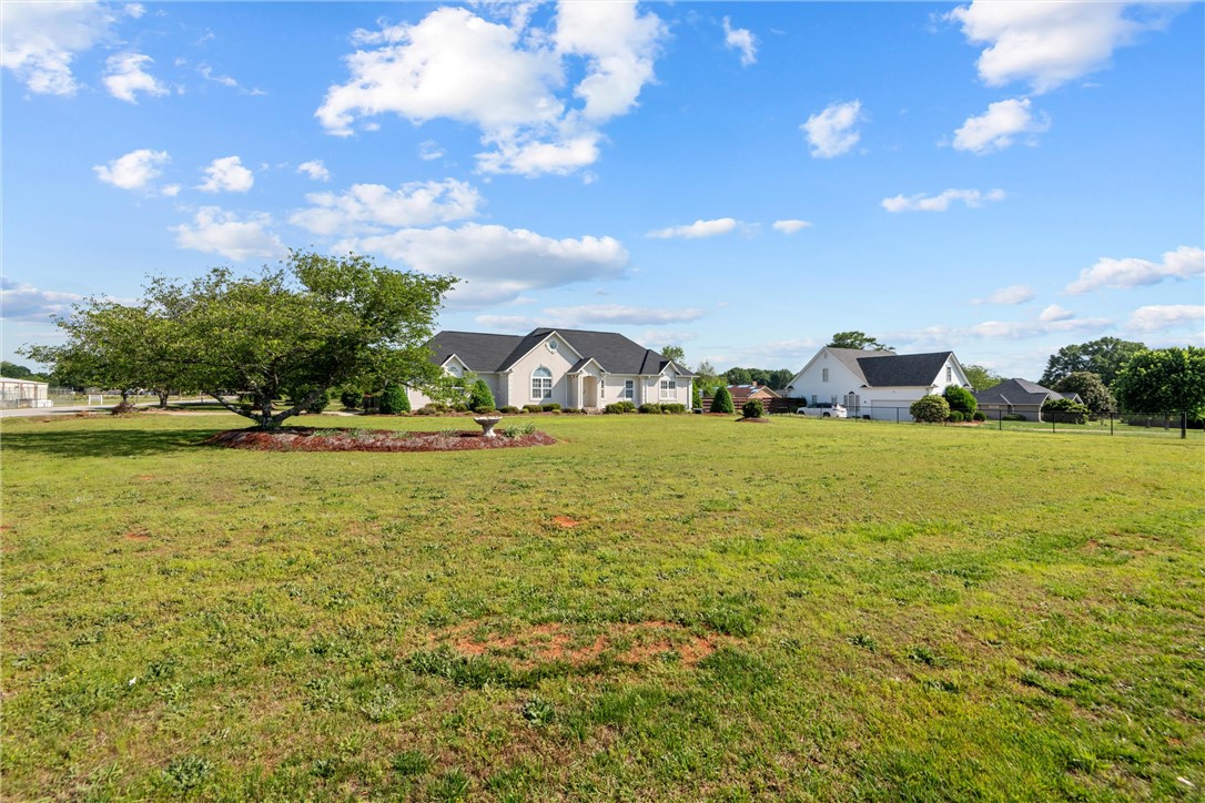 Williamston, South Carolina 29697, United States, 3 Bedrooms Bedrooms, ,2 BathroomsBathrooms,Residential,Pending,125146