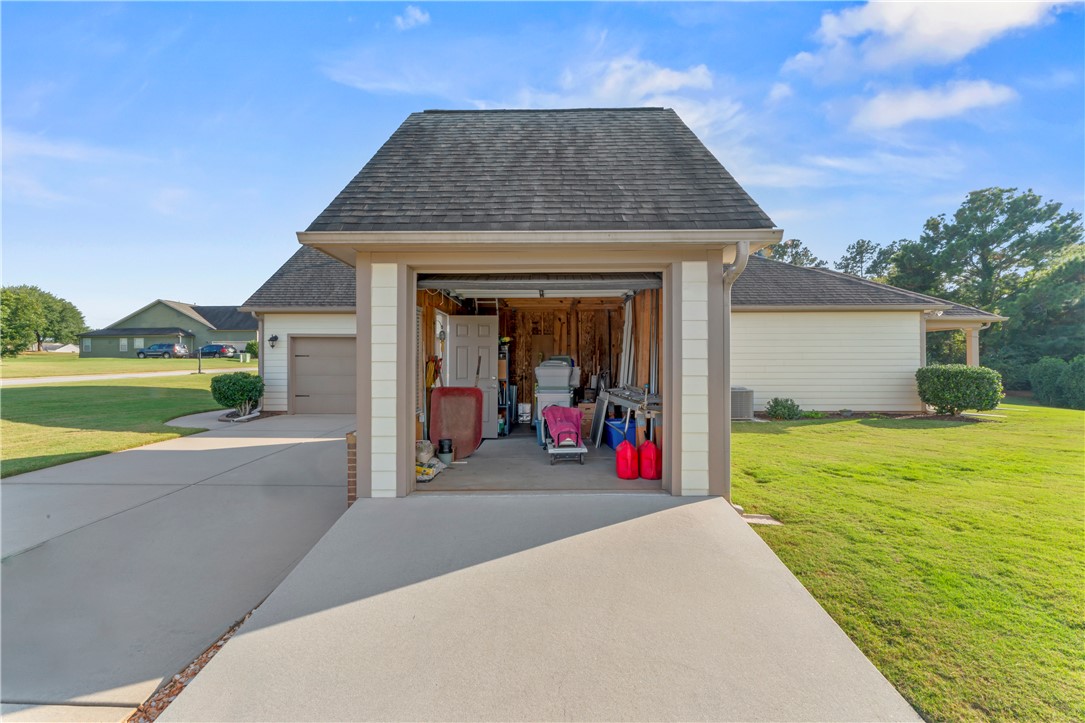 Anderson, South Carolina 29621, United States, 3 Bedrooms Bedrooms, ,2 BathroomsBathrooms,Residential,Pending,215886