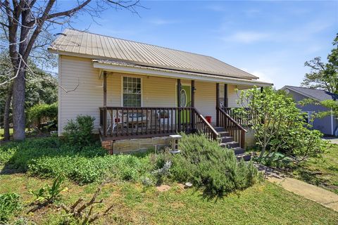 Photo of 614 and 618 Aiken Street, Calhoun Falls, SC 29628 (MLS # 20299220)