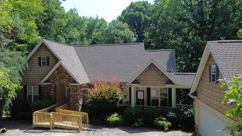 Photo of 436 Panorama Drive, Lavonia, GA 30553 (MLS # 20303383)