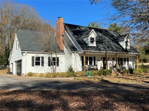 Photo of 199 Lake Forest Circle, Easley, SC 29642 (MLS # 20295696)