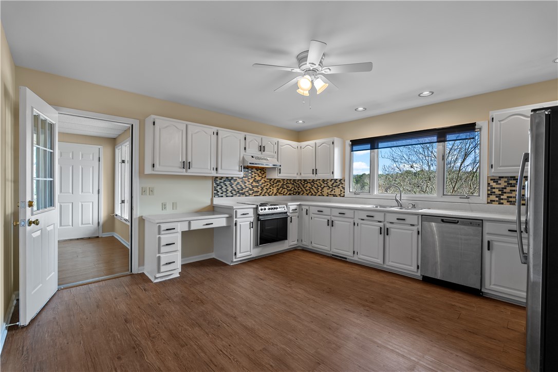 1605 Keowee Lakeshore Drive, Seneca, South Carolina image 9