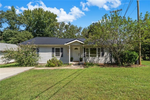 Photo of 112 Newry Road, Seneca, SC 29672 (MLS # 20306702)