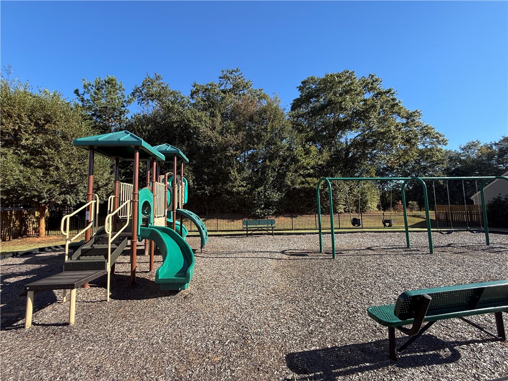 Pendleton, South Carolina 29670, United States, 4 Bedrooms Bedrooms, ,3 BathroomsBathrooms,Residential,Active,230331