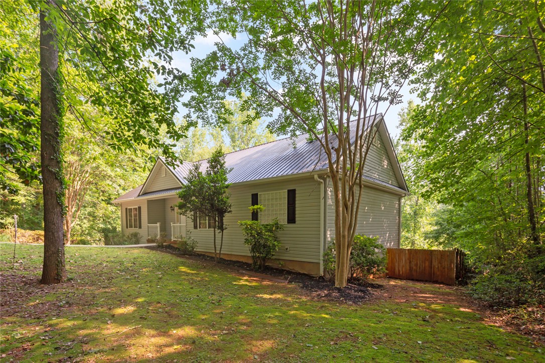 204 Lakeside Drive, Walhalla, South Carolina image 3