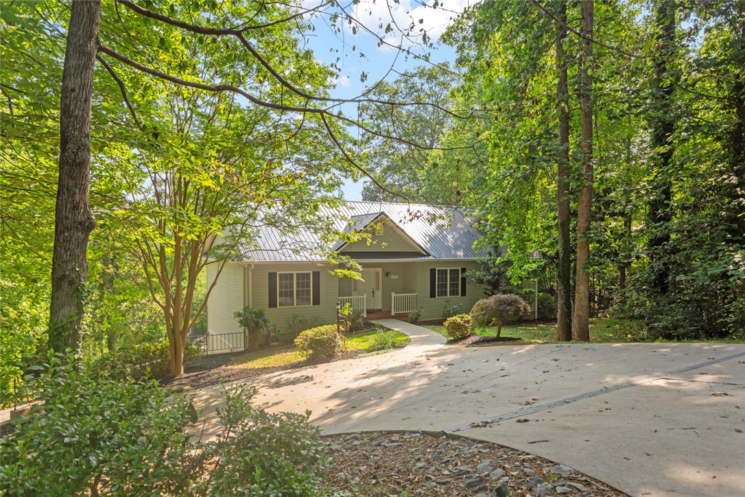 204 Lakeside Drive, Walhalla, South Carolina image 2