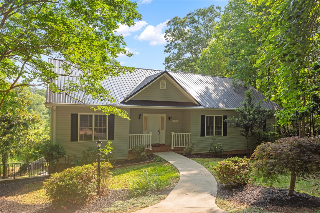 204 Lakeside Drive, Walhalla, South Carolina image 1