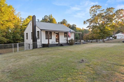 Photo of 224 Syphrit Road, Wellford, SC 29385 (MLS # 20296735)
