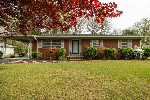 Photo of 524 S Lovingood Avenue, Walhalla, SC 29691 (MLS # 20299319)