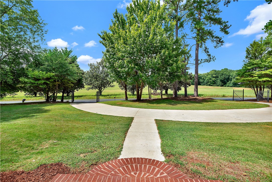 Anderson, South Carolina 29621, United States, 4 Bedrooms Bedrooms, ,3 BathroomsBathrooms,Residential,Active,42916