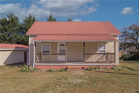 Photo of 203 W Beattie Street, Liberty, SC 29657 (MLS # 20294667)