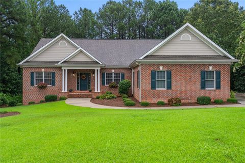 Photo of 129 E Waterford Drive, Seneca, SC 29672 (MLS # 20297990)