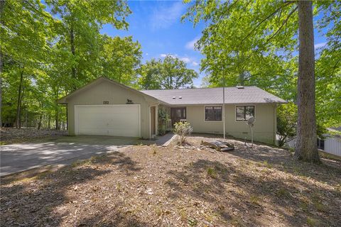 Photo of 1312 S Arrowhead Drive, Westminster, SC 29693 (MLS # 20300356)