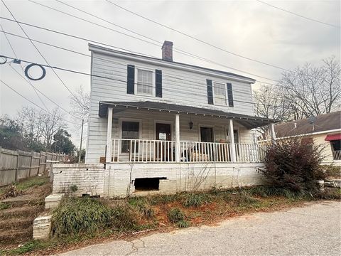 Photo of 714 E Grendel Avenue, Greenwood, SC 29649 (MLS # 20296235)