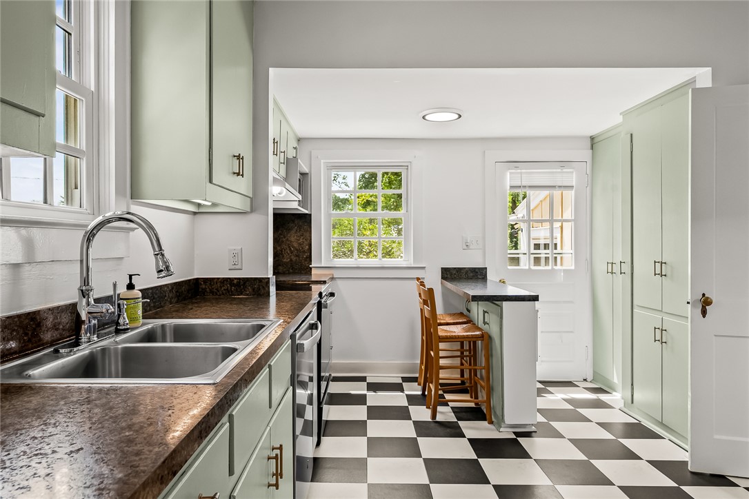 Anderson, South Carolina 29625, United States, 3 Bedrooms Bedrooms, ,2 BathroomsBathrooms,Residential,Active,192500