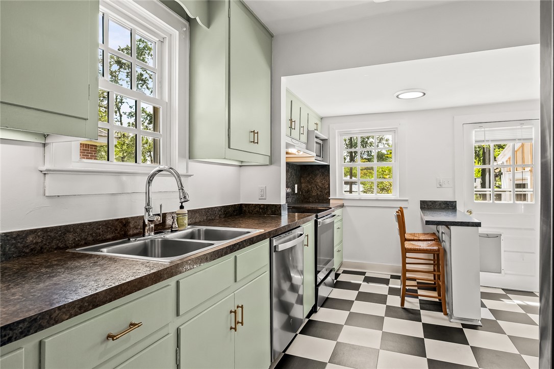 Anderson, South Carolina 29625, United States, 3 Bedrooms Bedrooms, ,2 BathroomsBathrooms,Residential,Active,192500