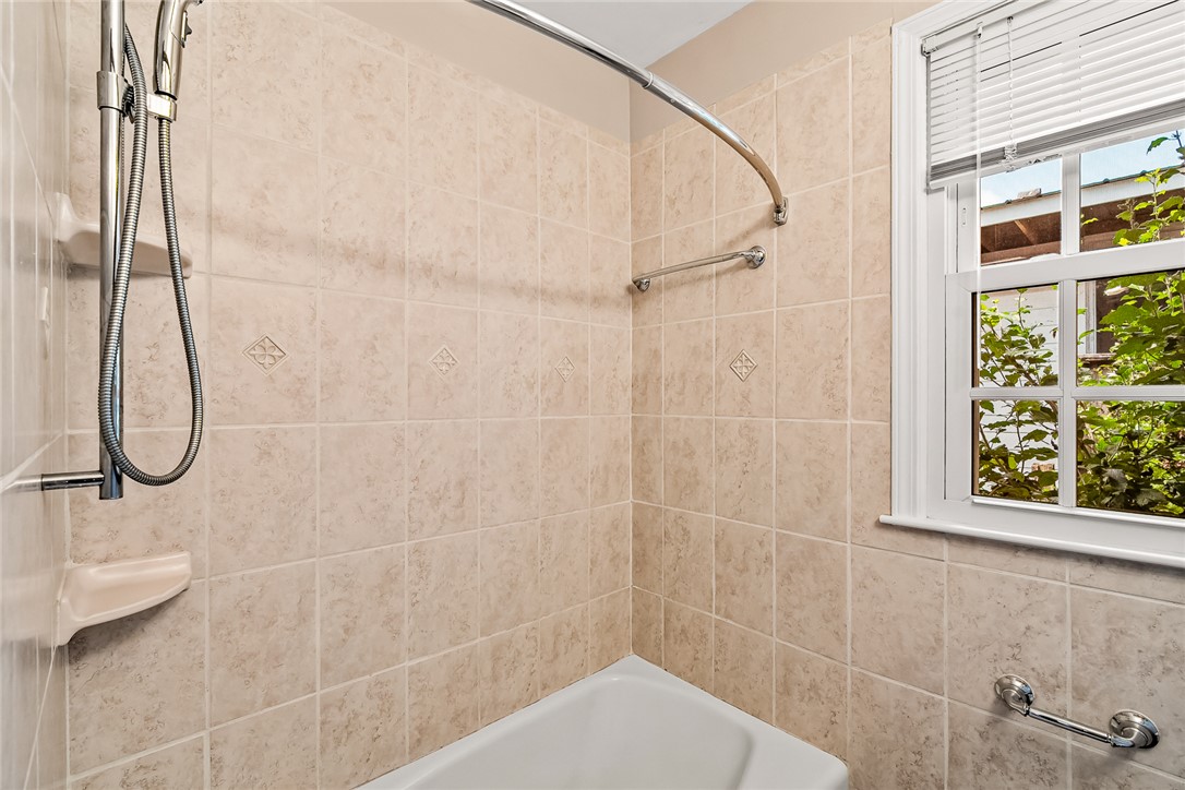 Anderson, South Carolina 29625, United States, 3 Bedrooms Bedrooms, ,2 BathroomsBathrooms,Residential,Active,192500