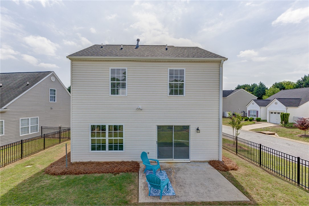 Easley, South Carolina 29642, United States, 4 Bedrooms Bedrooms, ,3 BathroomsBathrooms,Residential,Active,182831