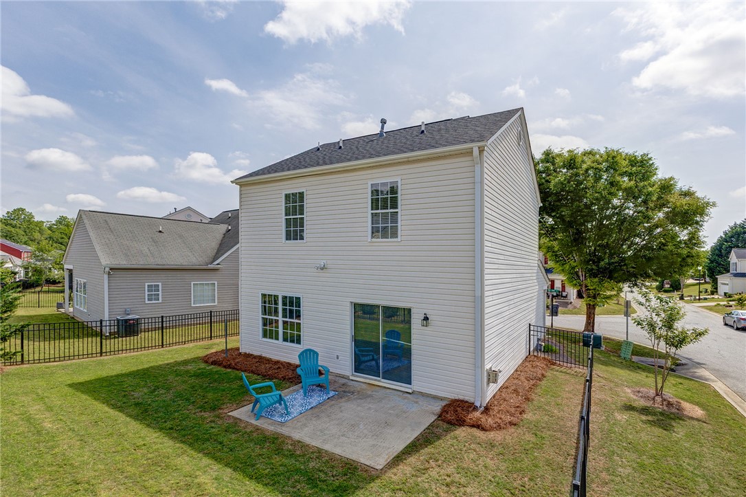 Easley, South Carolina 29642, United States, 4 Bedrooms Bedrooms, ,3 BathroomsBathrooms,Residential,Active,182831