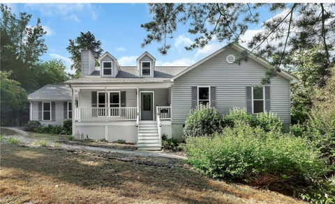 Photo of 351 Peninsula Drive, Anderson, SC 29626 (MLS # 20305467)
