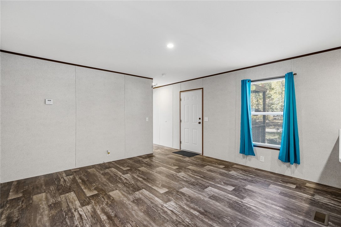 1010 Country Creek