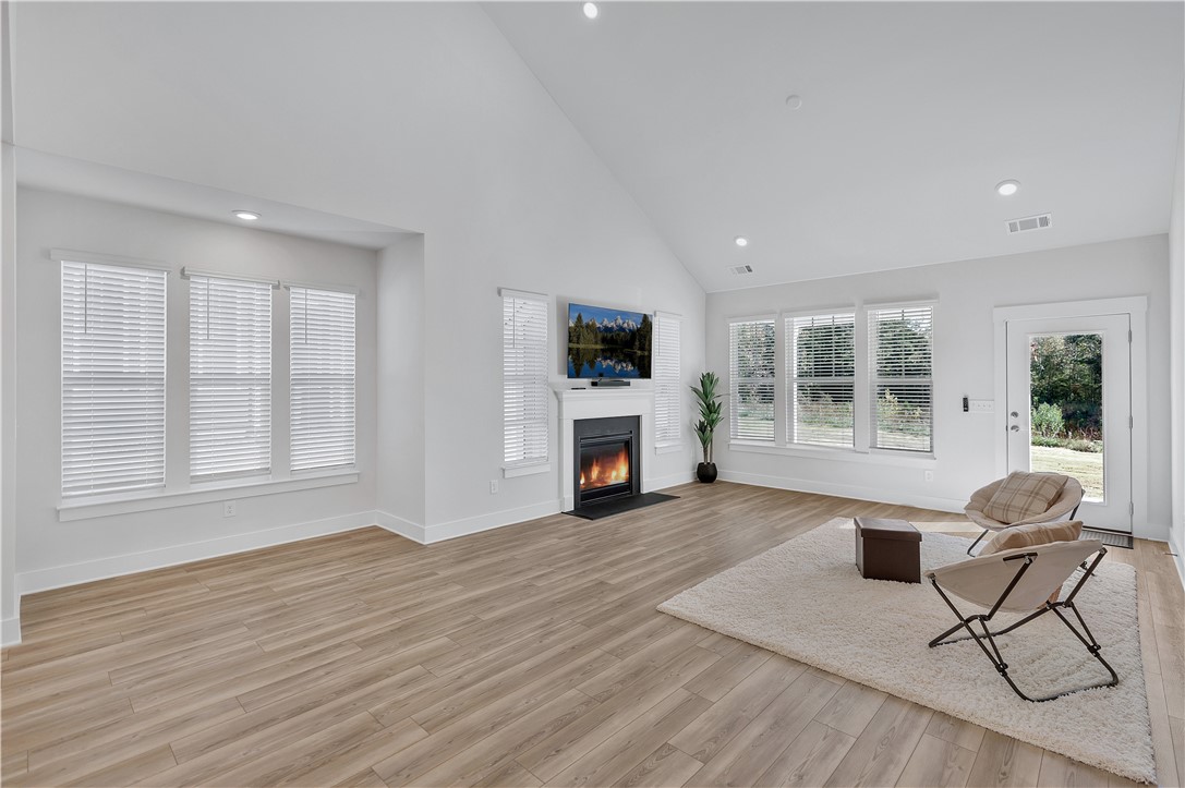 Central, South Carolina 29630, United States, 3 Bedrooms Bedrooms, ,3 BathroomsBathrooms,Residential,Active,32497