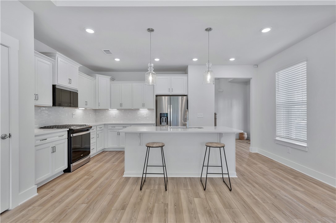 Central, South Carolina 29630, United States, 3 Bedrooms Bedrooms, ,3 BathroomsBathrooms,Residential,Active,32497