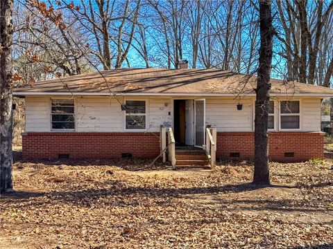 Photo of 1035 S Stonewall Avenue, Rock Hill, SC 29730 (MLS # 20296539)